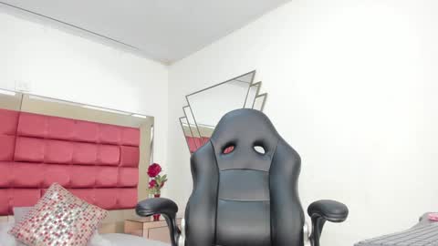 Snapshot of barbaraknox_ chatting on January 21, 2025, 12:07 pm Barbara online show from January 21, 2025, 12:07 pm