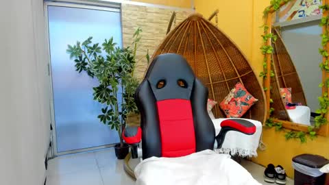 Snapshot of barbaraknox_ chatting on March 9, 2025, 11:47 am Barbara online show from March 9, 2025, 11:47 am