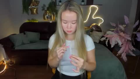 Snapshot of barbaramiles chatting on October 24, 2025, 10:44 am Barbara online show from October 24, 2025, 10:44 am