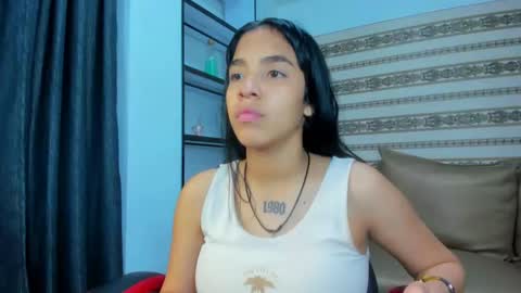 valentina online show from December 3, 2024, 7:44 pm