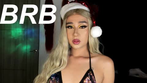 Snapshot of barbie_boy_ chatting on December 3, 2024, 11:22 am I work from home this is my room 3 online show from December 3, 2024, 11:22 am