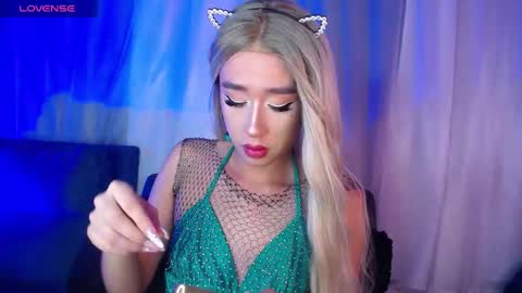 Snapshot of barbie_boy_ chatting on February 6, 2025, 8:39 am I work from home this is my room 3 online show from February 6, 2025, 8:39 am