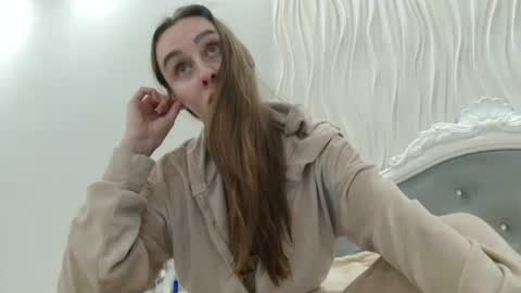 Snapshot of barbie_giirls_ chatting on March 23, 2026, 8:35 pm Kate online show from March 23, 2026, 8:35 pm