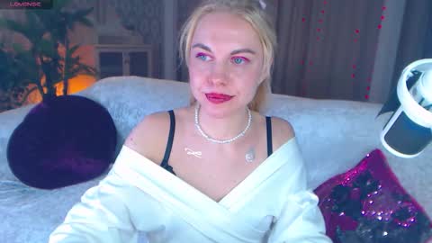 Snapshot of barbie_kiss1 chatting on November 18, 2025, 6:40 am barbie online show from November 18, 2025, 6:40 am