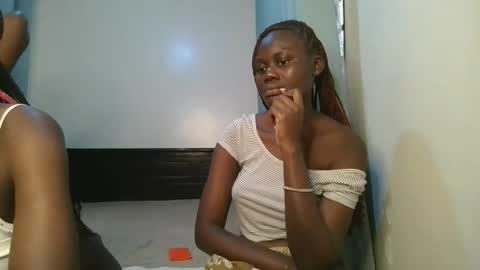 queen online show from November 12, 2025, 1:22 pm