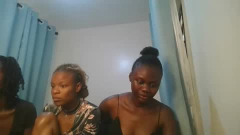 Snapshot of barbie_queen2 chatting on April 1, 2026, 12:28 pm queen online show from April 1, 2026, 12:28 pm