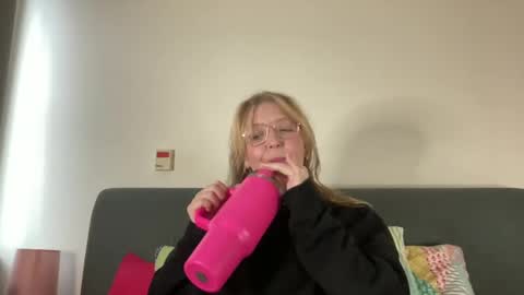 barbiegirl966 online show from January 6, 2025, 11:18 am
