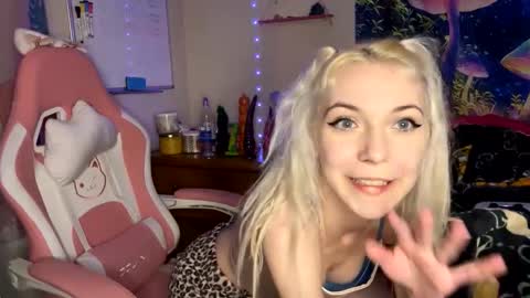 barbieswrld_420 online show from November 16, 2025, 3:01 am