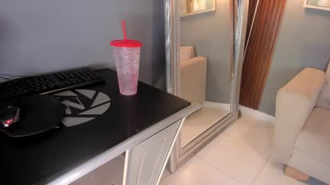 Luna online show from March 12, 2026, 7:42 pm