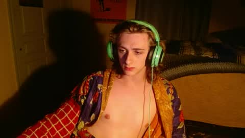 Snapshot of bard_songg chatting on June 12, 2026, 2:43 am bardsong online show from June 12, 2026, 2:43 am