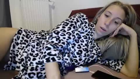 Lena online show from December 10, 2024, 7:43 pm