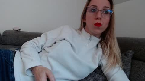Lena online show from April 16, 2026, 4:19 pm