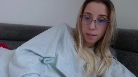 Lena online show from April 27, 2026, 5:00 pm