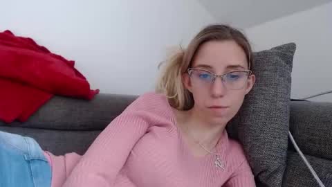 Lena online show from May 8, 2026, 4:01 pm