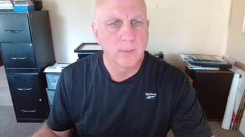 Snapshot of baritonesinger chatting on July 12, 2026, 11:18 pm baritonesinger online show from July 12, 2026, 11:18 pm