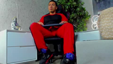 Bastian Independent Model online show from December 3, 2025, 2:59 pm