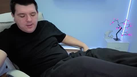 BASY online show from November 12, 2025, 4:02 am