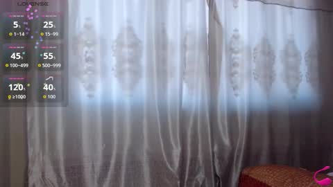 Lara online show from November 9, 2025, 5:39 am