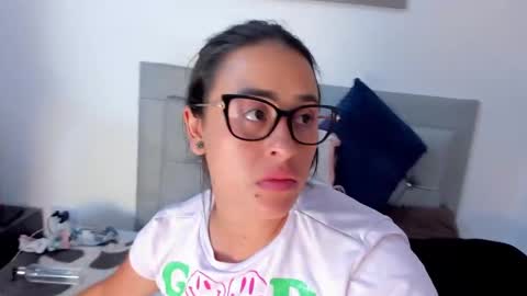 Snapshot of batey44_ chatting on September 10, 2025, 3:28 am Idaly and Carlos online show from September 10, 2025, 3:28 am