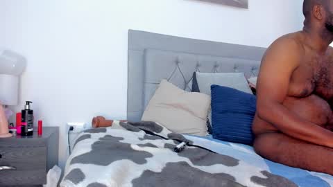 Snapshot of batey44_ chatting on September 13, 2025, 2:17 pm Idaly and Carlos online show from September 13, 2025, 2:17 pm