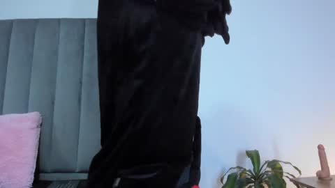    online show from January 18, 2025, 2:33 pm