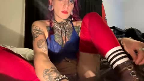 Juicy Lucy online show from January 1, 2025, 11:38 am