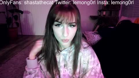 Snapshot of bbshasta chatting on December 15, 2025, 9:24 am Shasta online show from December 15, 2025, 9:24 am