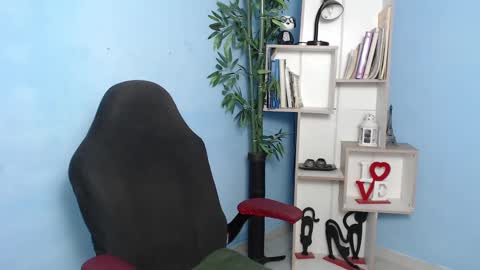 Snapshot of bbw_charlote chatting on January 16, 2025, 11:58 am Charlote online show from January 16, 2025, 11:58 am