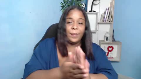 Snapshot of bbw_charlote chatting on January 17, 2025, 12:21 pm Charlote online show from January 17, 2025, 12:21 pm