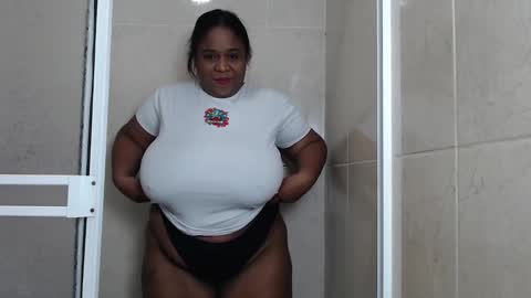 Snapshot of bbw_charlote chatting on February 14, 2025, 12:03 pm Charlote online show from February 14, 2025, 12:03 pm