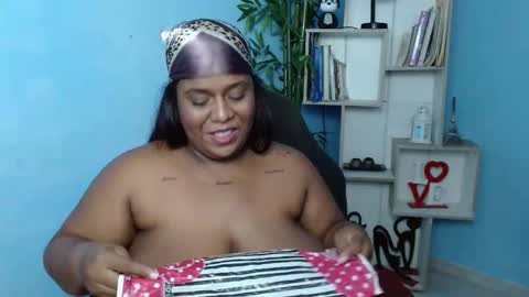 Snapshot of bbw_charlote chatting on February 15, 2025, 5:39 pm Charlote online show from February 15, 2025, 5:39 pm