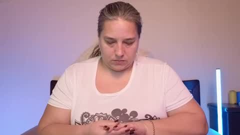 Snapshot of bbw_goddes chatting on October 28, 2025, 5:59 pm Love online show from October 28, 2025, 5:59 pm