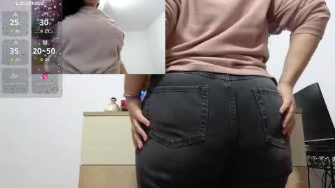 Snapshot of bbw_milf_4u chatting on September 24, 2025, 5:55 am Emma online show from September 24, 2025, 5:55 am