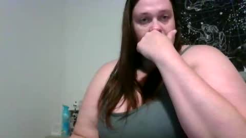 QuEen KeLs online show from October 26, 2025, 2:39 am