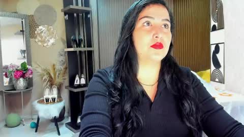 Snapshot of bbwluxurymuse chatting on May 13, 2026, 11:40 am bbwluxurymuse online show from May 13, 2026, 11:40 am