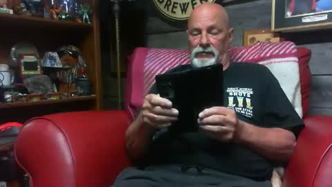 bbwlvr16 online show from April 11, 2026, 10:14 pm