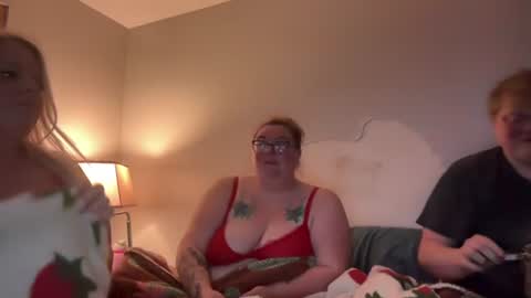 Snapshot of bbwqueen216 chatting on July 12, 2026, 3:52 am bbwqueen216 online show from July 12, 2026, 3:52 am
