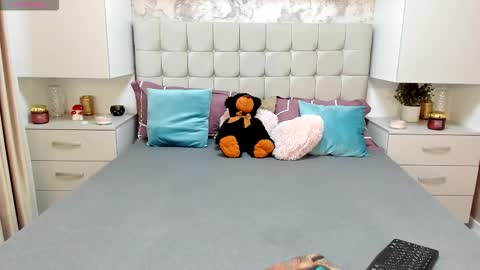 larra online show from October 12, 2025, 9:41 am