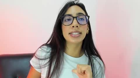 daniela villamizar online show from December 2, 2024, 1:35 pm