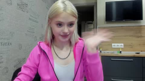 Summer BABY online show from December 10, 2024, 6:28 pm