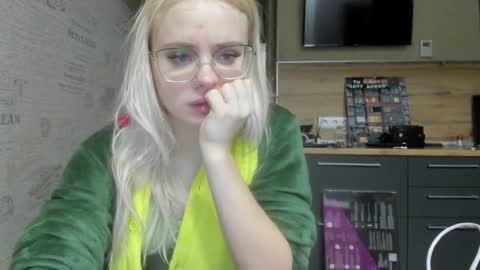 Summer BABY online show from February 3, 2025, 3:38 pm