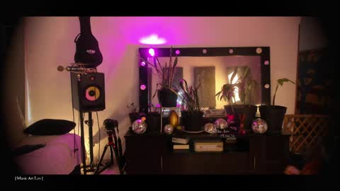 Snapshot of be_lov chatting on April 15, 2026, 7:58 pm Call me Bells Next Stream on Wednesday Feb 26 online show from April 15, 2026, 7:58 pm