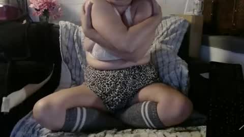 BeachyMILF online show from May 6, 2026, 4:45 pm