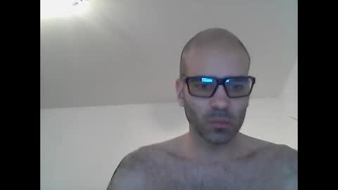 bear14250949 online show from February 5, 2026, 2:43 pm