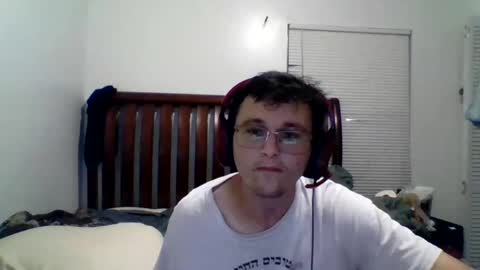 bear15977 online show from September 15, 2025, 2:22 am