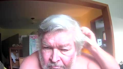 Snapshot of bear8620 chatting on June 22, 2026, 12:02 am bear online show from June 22, 2026, 12:02 am