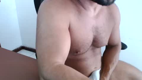 Snapshot of beard_top_guy chatting on February 1, 2025, 4:00 pm Beard Guy online show from February 1, 2025, 4:00 pm