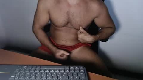 Snapshot of beard_top_guy chatting on February 3, 2025, 9:50 pm Beard Guy online show from February 3, 2025, 9:50 pm