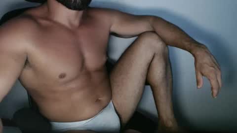 Snapshot of beard_top_guy chatting on February 13, 2025, 2:12 am Beard Guy online show from February 13, 2025, 2:12 am