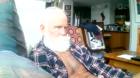 beardbushy online show from March 4, 2025, 7:43 pm